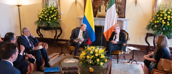 Canciller de Colombia, Álvaro Leyva, dialogó con el Ministro de Estado en temas de salud pública de Irlanda para fortalecer la agenda en comercio, inversión, consolidación de la paz, educación y cultura